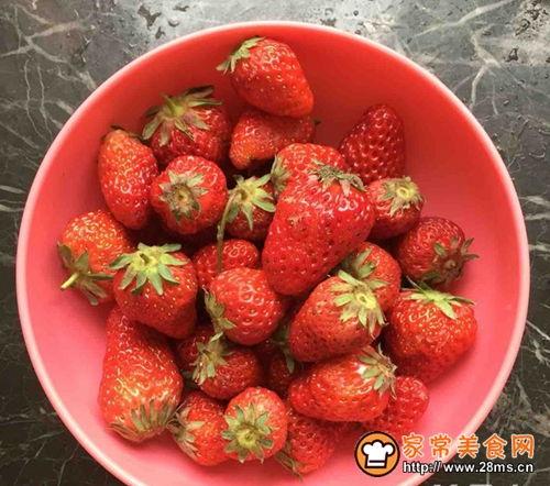 娱乐吃瓜君草莓果酱素颜,真实肤色展现自然魅力 第2张 娱乐吃瓜君草莓果酱素颜,真实肤色展现自然魅力 第2张