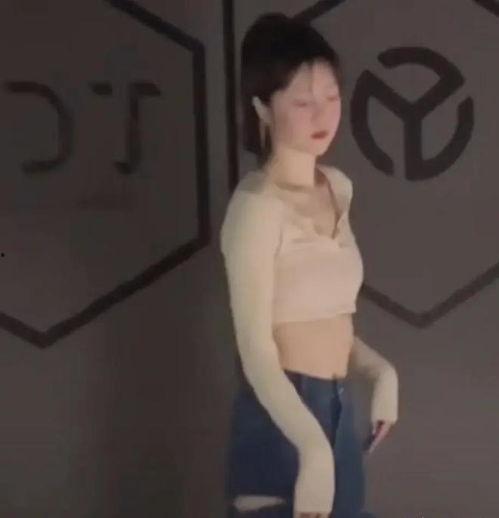 娱乐吃瓜酱背影视频大全,揭秘网络短视频背后的流行文化现象 第3张 娱乐吃瓜酱背影视频大全,揭秘网络短视频背后的流行文化现象 第3张