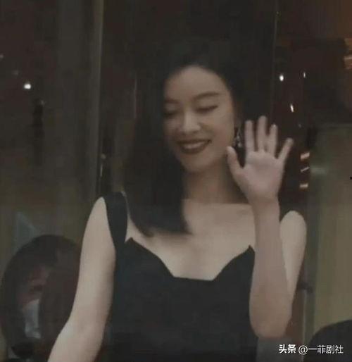 女主进入娱乐圈吃瓜,女主吃瓜成名的传奇之路