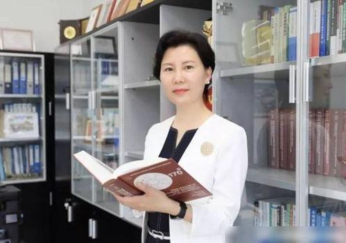 娱乐吃瓜酱大学老师主编,法学副教授因颜值与教学魅力走红网络