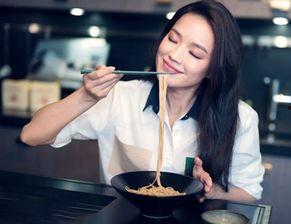 娱乐吃瓜酱当代年轻人,解码当代年轻人的“瓜界”生活 第3张 娱乐吃瓜酱当代年轻人,解码当代年轻人的“瓜界”生活 第3张