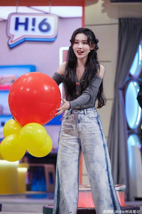 女主穿到娱乐圈吃瓜,女主的吃瓜日常  第3张