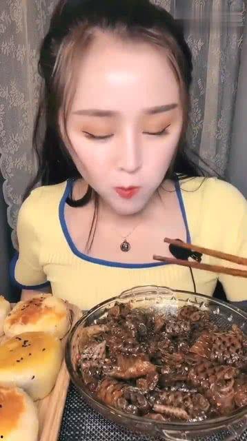 娱乐吃瓜酱密集恐惧症,娱乐吃瓜酱的惊悚之旅 第2张 娱乐吃瓜酱密集恐惧症,娱乐吃瓜酱的惊悚之旅 第2张