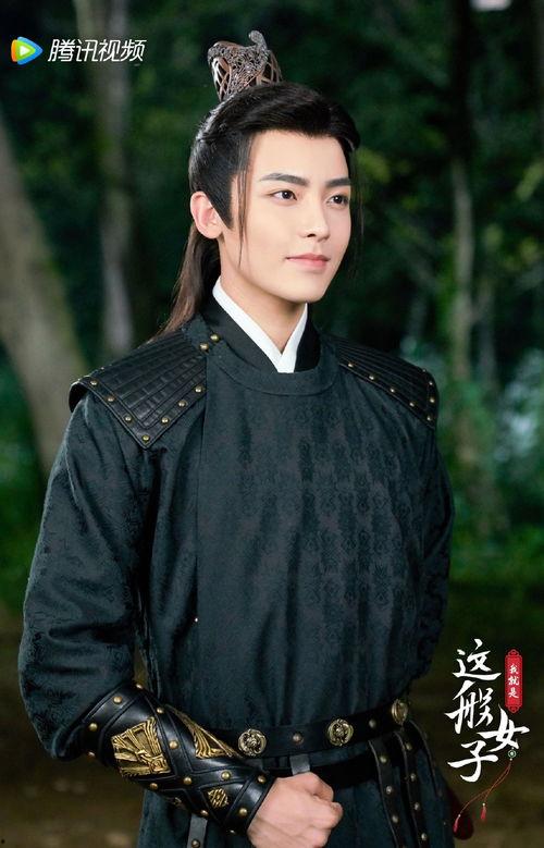 娱乐吃瓜美少女侯明昊,娱乐吃瓜界的青春偶像