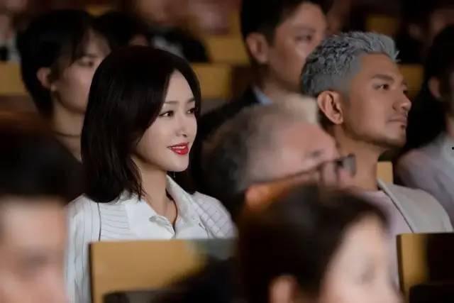 娱乐圈吃瓜的真实故事,揭秘那些被隐藏的真实吃瓜故事  第2张