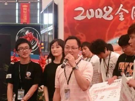 娱乐圈吃瓜背景图,揭秘幕后真相，吃瓜群众围观大戏  第3张